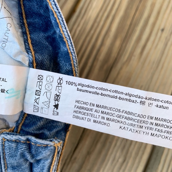 Snoopy Jean shorts - Picture 4 of 4